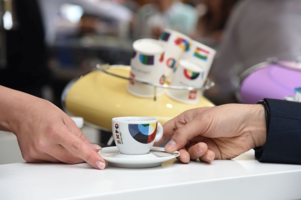 Kávé Pavilon a milánói EXPO főutcáján