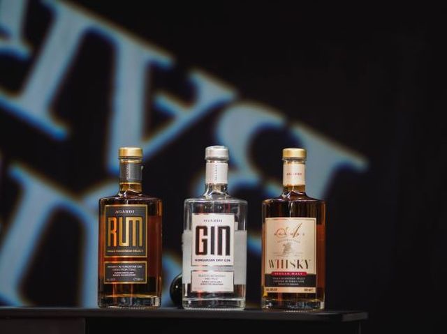 Gin, rum és whisky az Agárditól