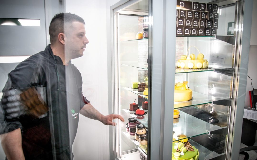 Nagykanizsán nyitott desszertműhelyt a híres cukrászséf